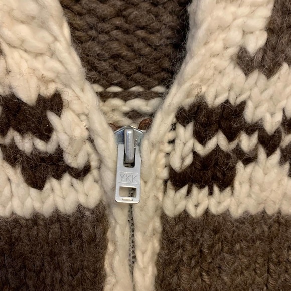 Canadian Sweater Company 100% Wool Eagle Vest - Picture 2 of 11